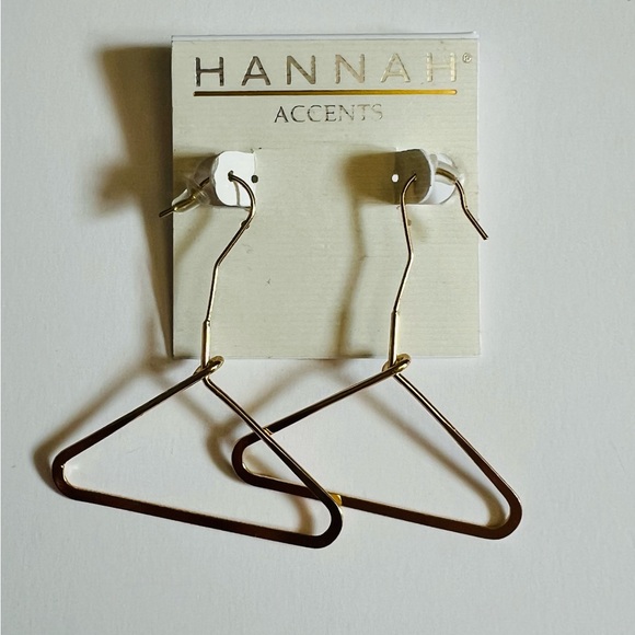 Hannah Other - NWT Hannah Accents Gold Tone Hanger Earrings✨